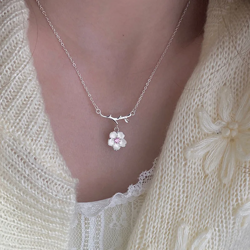 Vintage Daisy Necklace